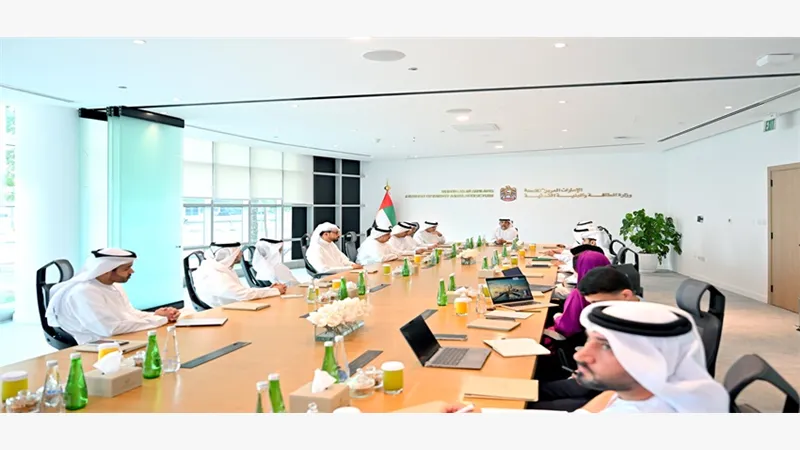 سهيل المزروعي يترأس الاجتماع الدوري الثاني لمجلس الإمارات للتكامل اللوجستي لعام 2026 ويؤكد مواصلة تطوير منظومة وطنية أكثر تكاملاً وذكاءً 